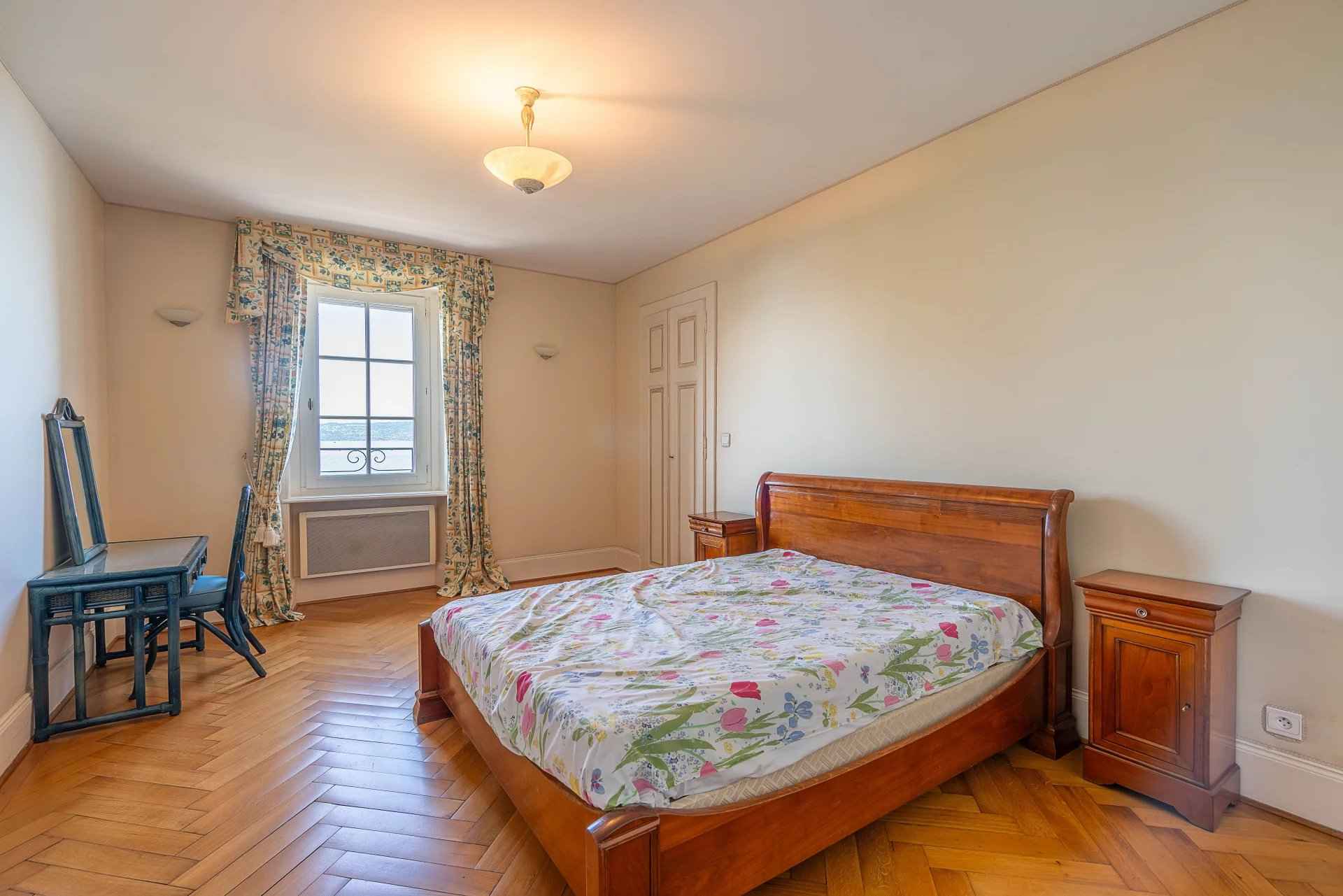 82927c5bb113cee6f6b49ddeba0fd1e1 cf2fa96b40 1920 original - Attribut alt par défaut.