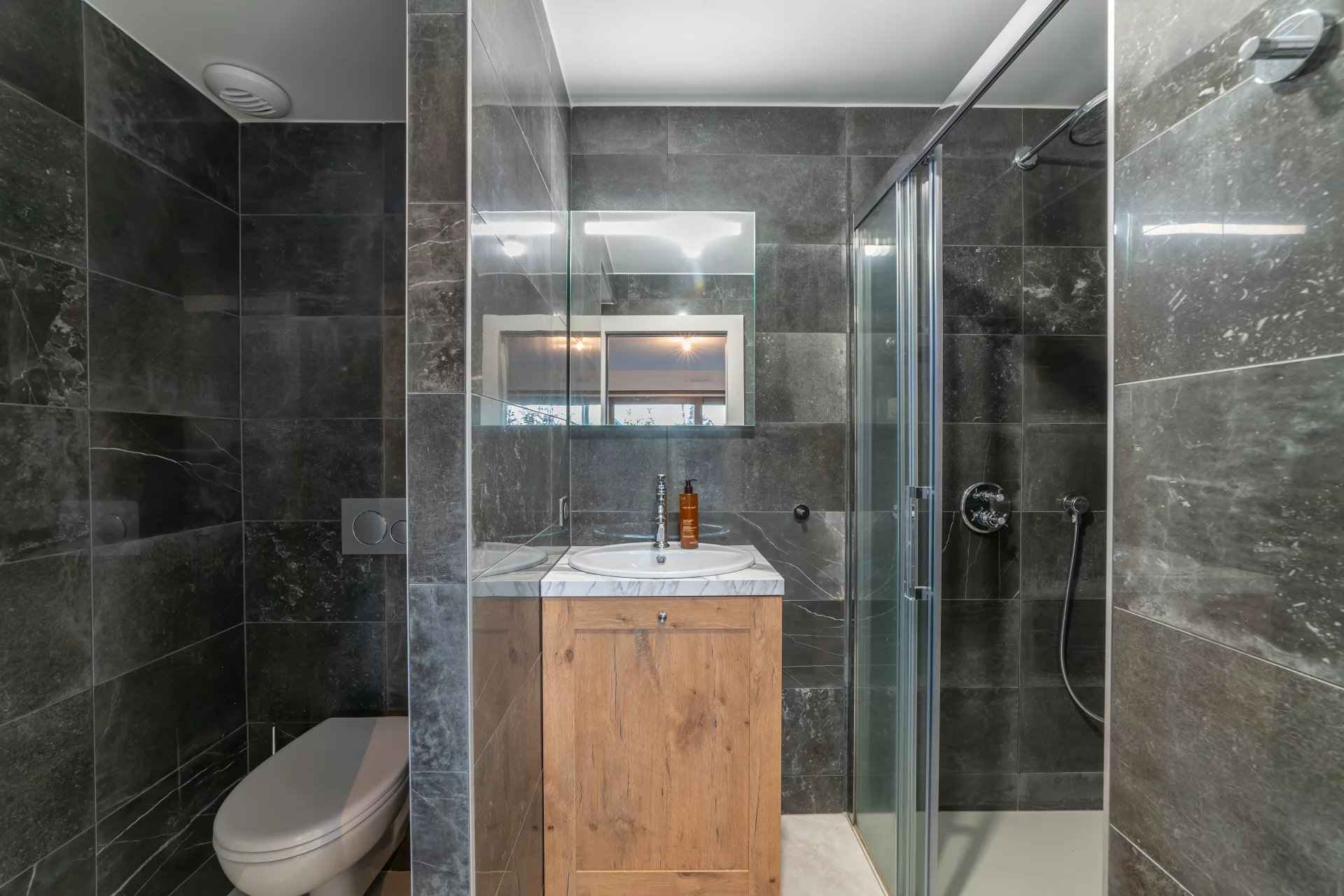 893ed64cda372cc5b6ef27224c1ba241 d40e183a49 1920 original - Attribut alt par défaut.