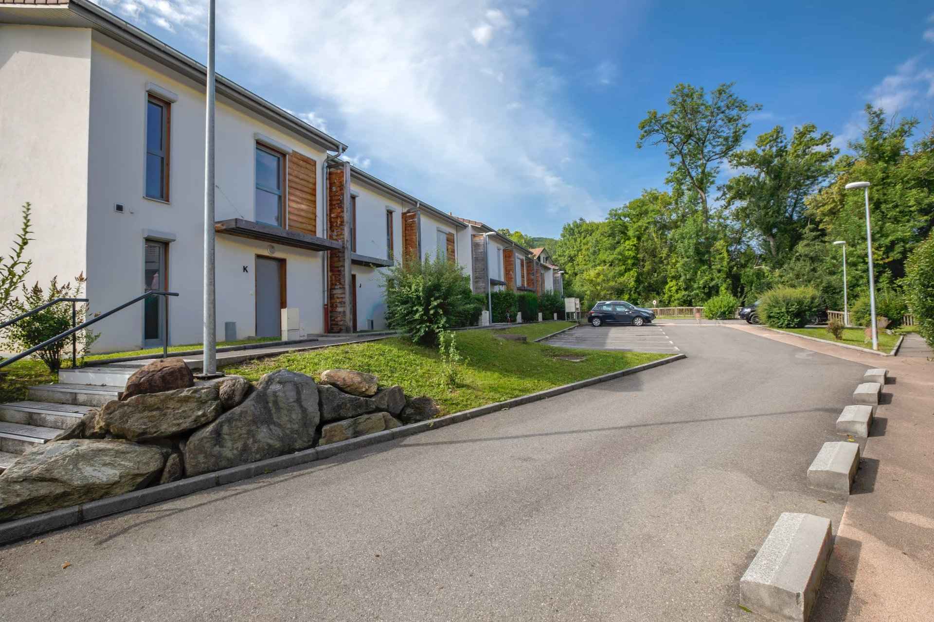 Dd3ccd567b2d08433c1af398ad3b25fc c5ee51d54c 1920 original - Attribut alt par défaut.