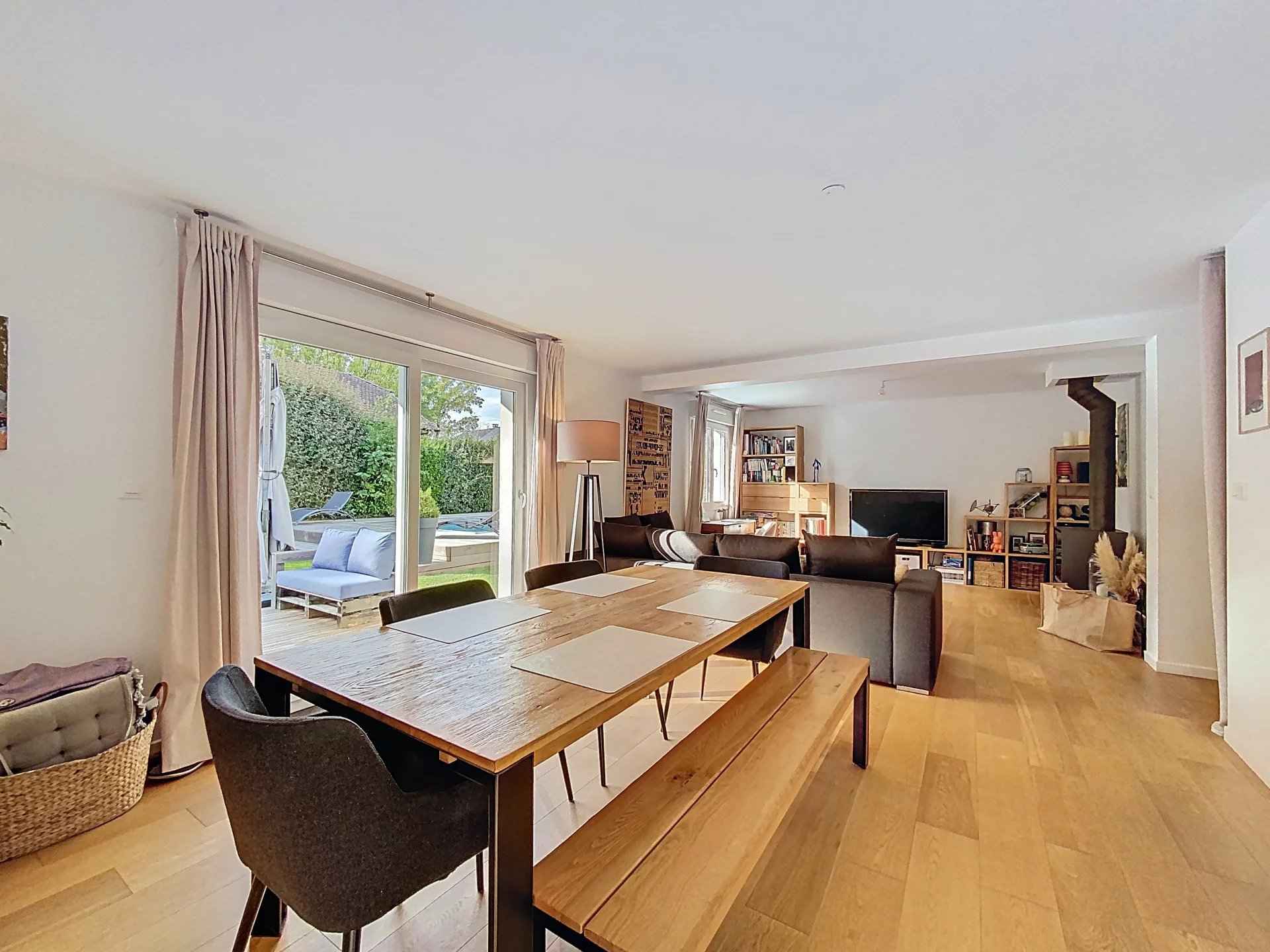 Ab138b087a294dbd92ffc5223dc8260f b5edae6a90 1920 original - Attribut alt par défaut.