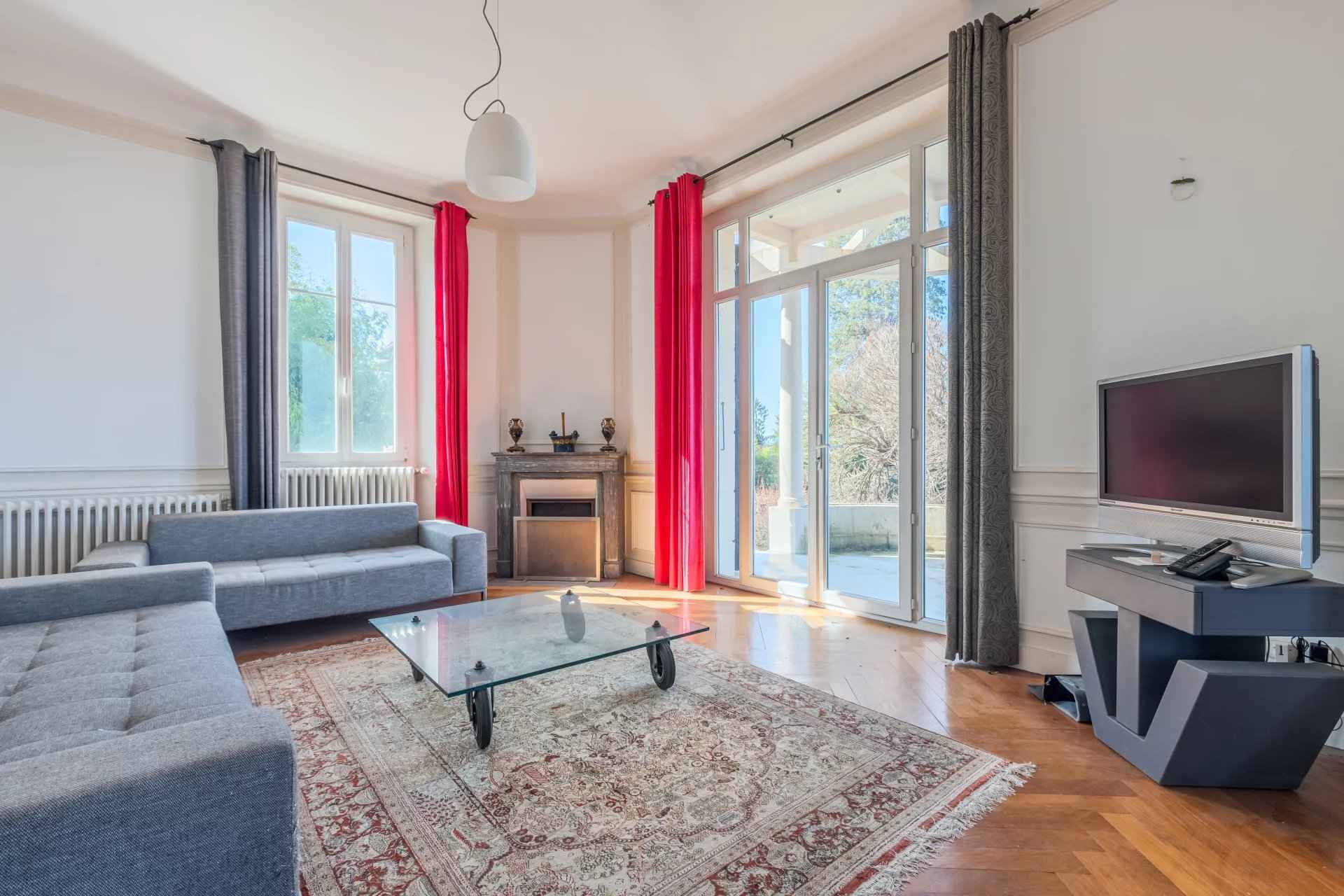 12c097eb7504427943e8605e79777aaa f4393a2745 1920 original - Attribut alt par défaut.