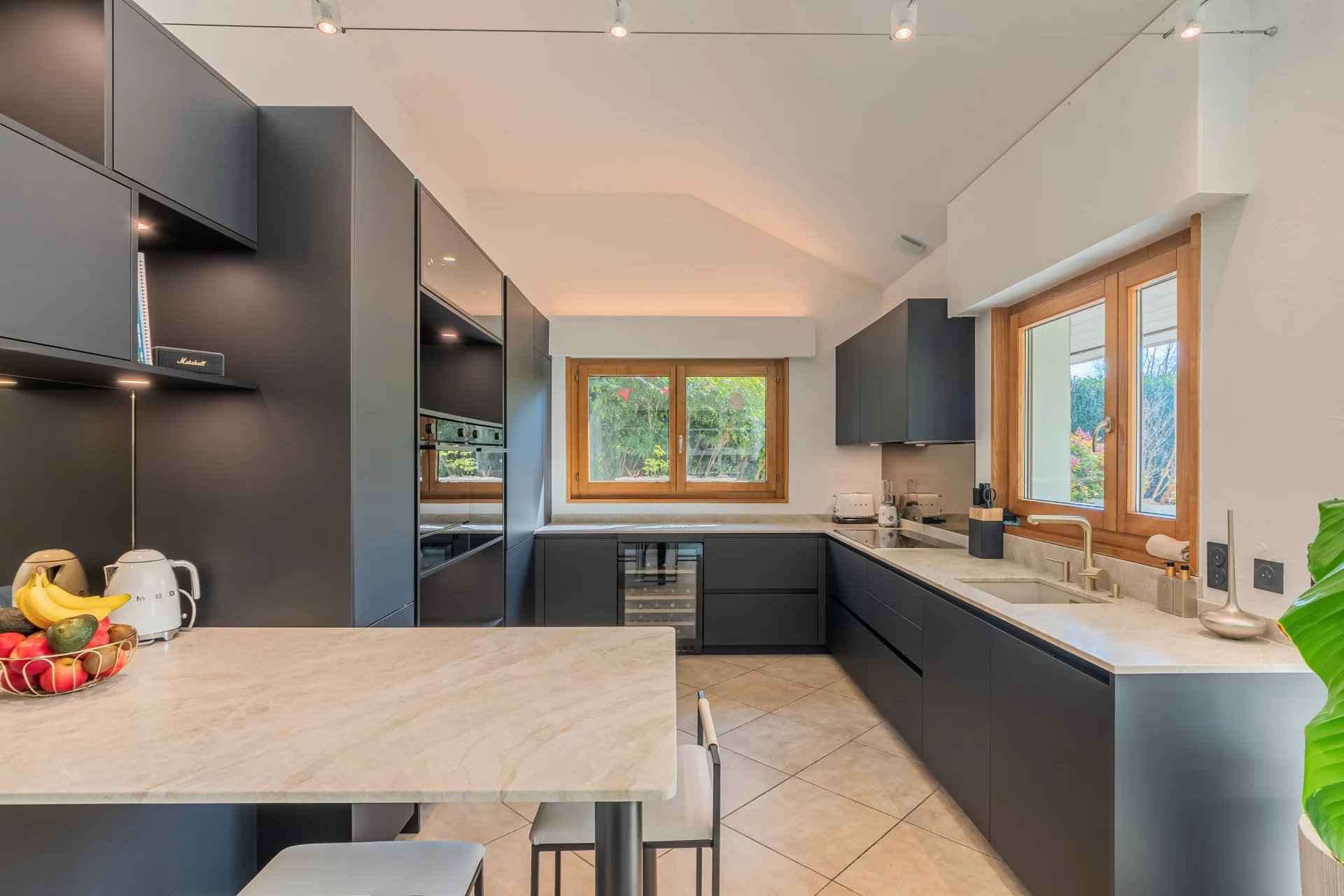 5ef977e0cb380777379f48775f286267 1fae6ce900 1920 original - Attribut alt par défaut.