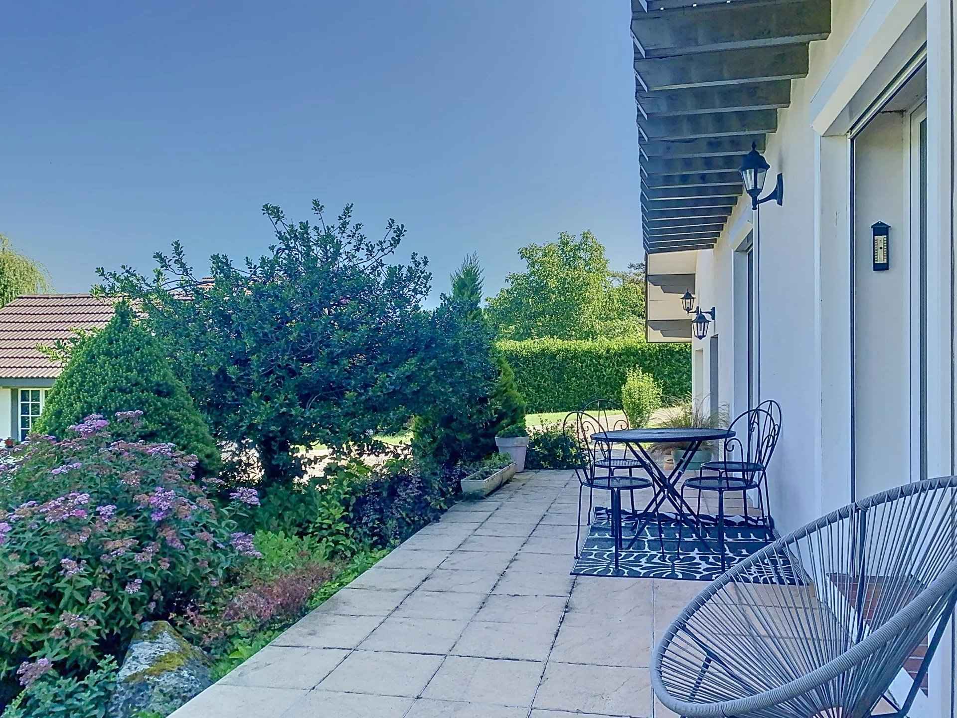 Ca48c6235166137ad54326a6c882713e 94c81b5384 1920 original - Attribut alt par défaut.