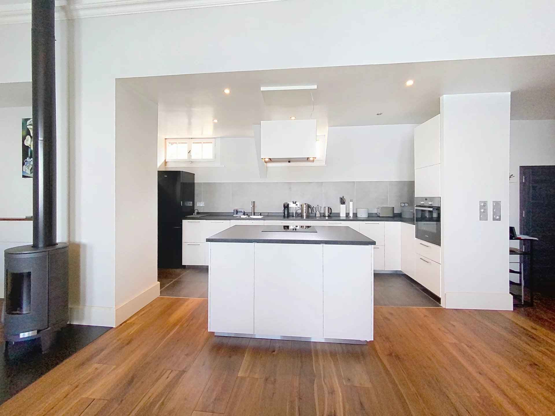 77fcea53ae8bb5c5dbf0c18e0a9f737c aaa8e0f735 1920 original - Attribut alt par défaut.