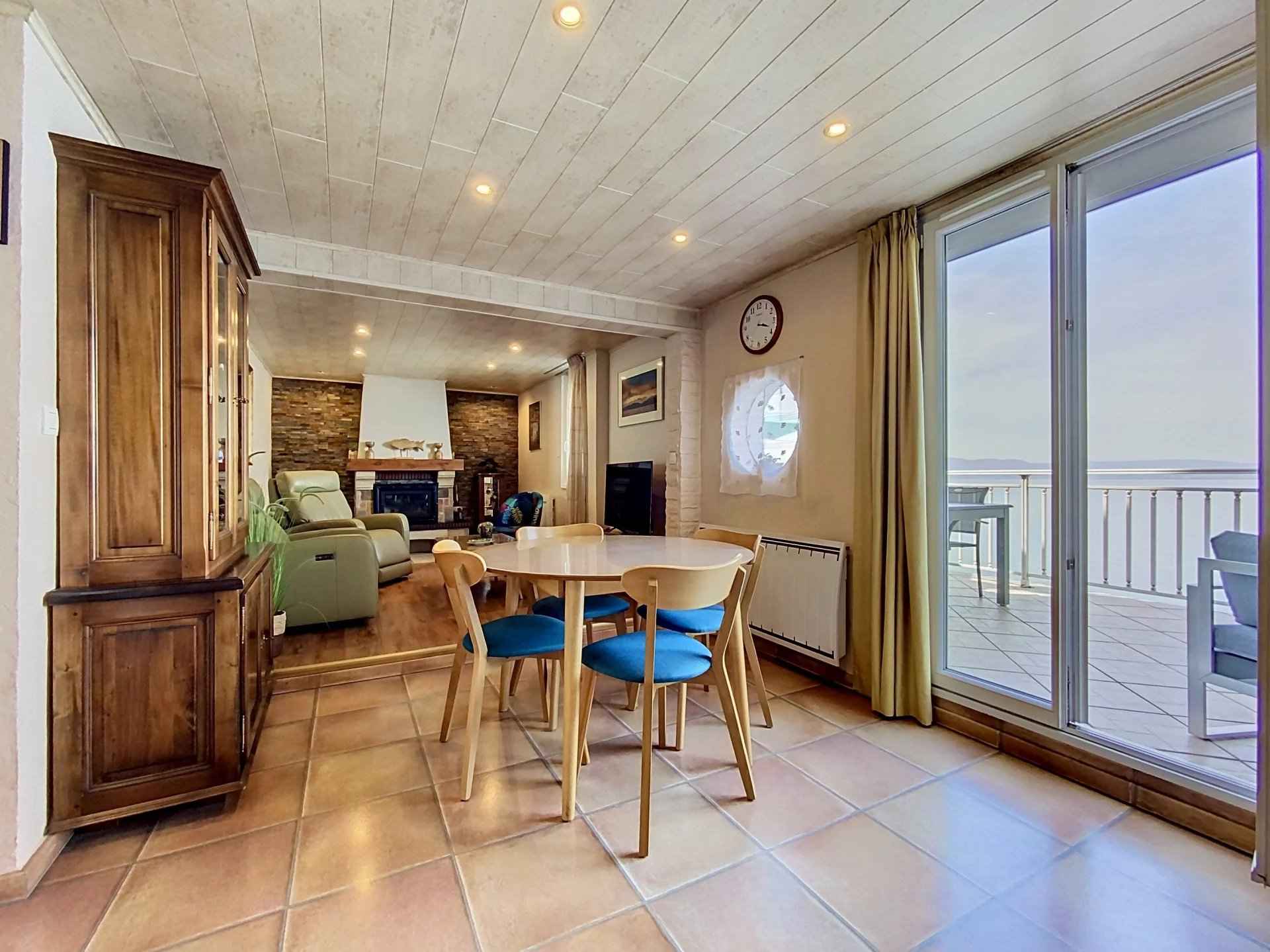 99c6c65e39a101f9a8c30aa06c83d6bd cc96e893e7 1920 original - Attribut alt par défaut.