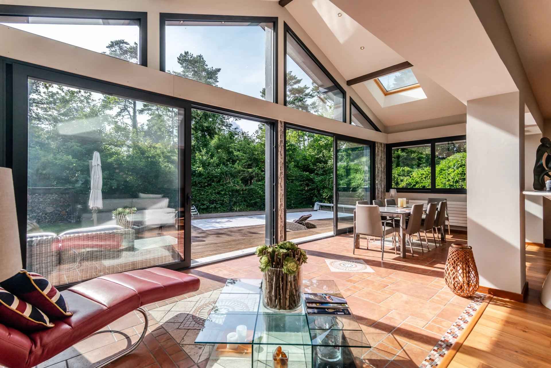 8ff0635f30e068c62cf045cec4eae1e7 918ed256c9 1920 original - Translation missing: en.helpers.application.image_tag.default_alt