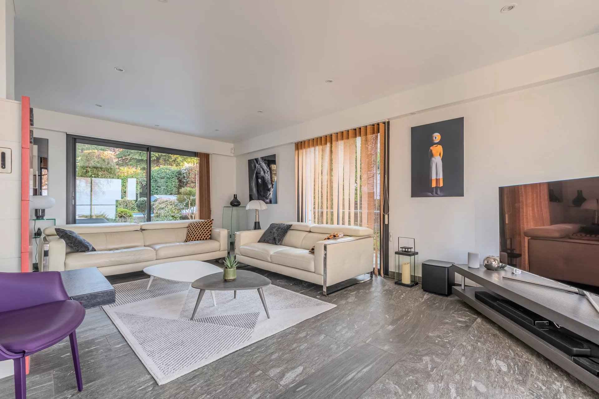 F95fc56a1426e90a69e8378b0b0436ee cd8f5f253e 1920 original - Attribut alt par défaut.