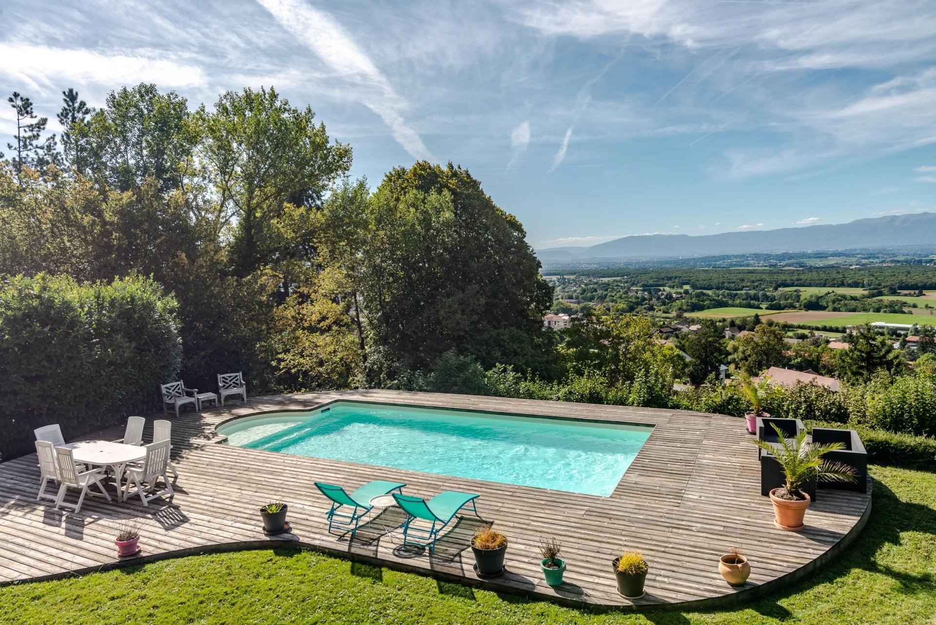 Maison / Villa - Barnes Évian, agence immobilière de prestige, piscine