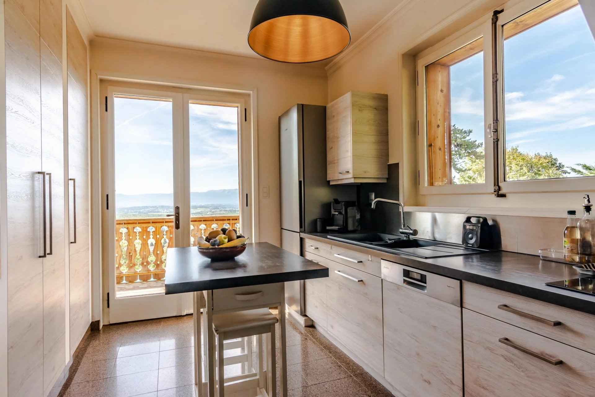 Maison / Villa - Barnes Évian, agence immobilière de prestige, cuisine