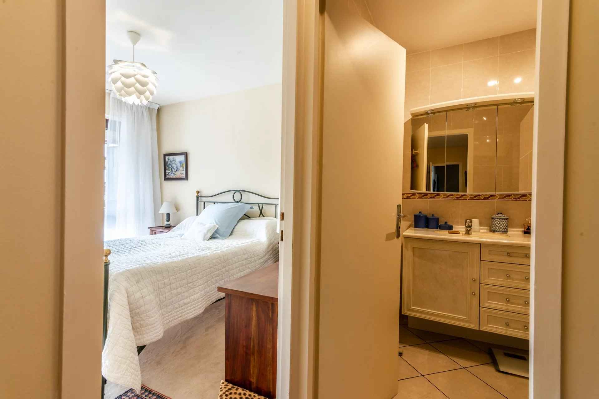 Barnes evian appartement thonon les bains couloir - Attribut alt par défaut.